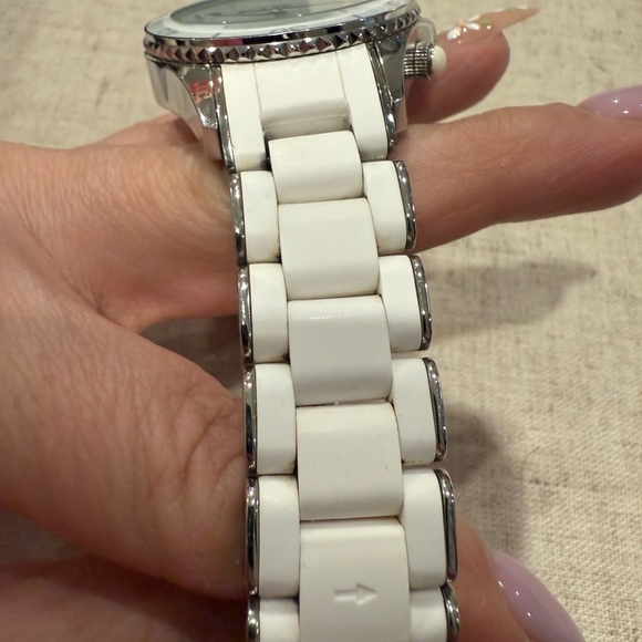 Marc Jacobs White and Silver Watch - Picture 4 of 6